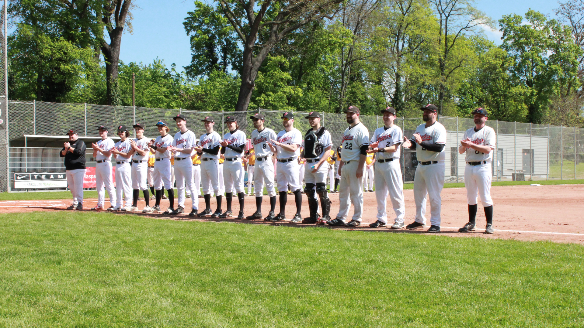 Spieler der Eagles applaudieren
