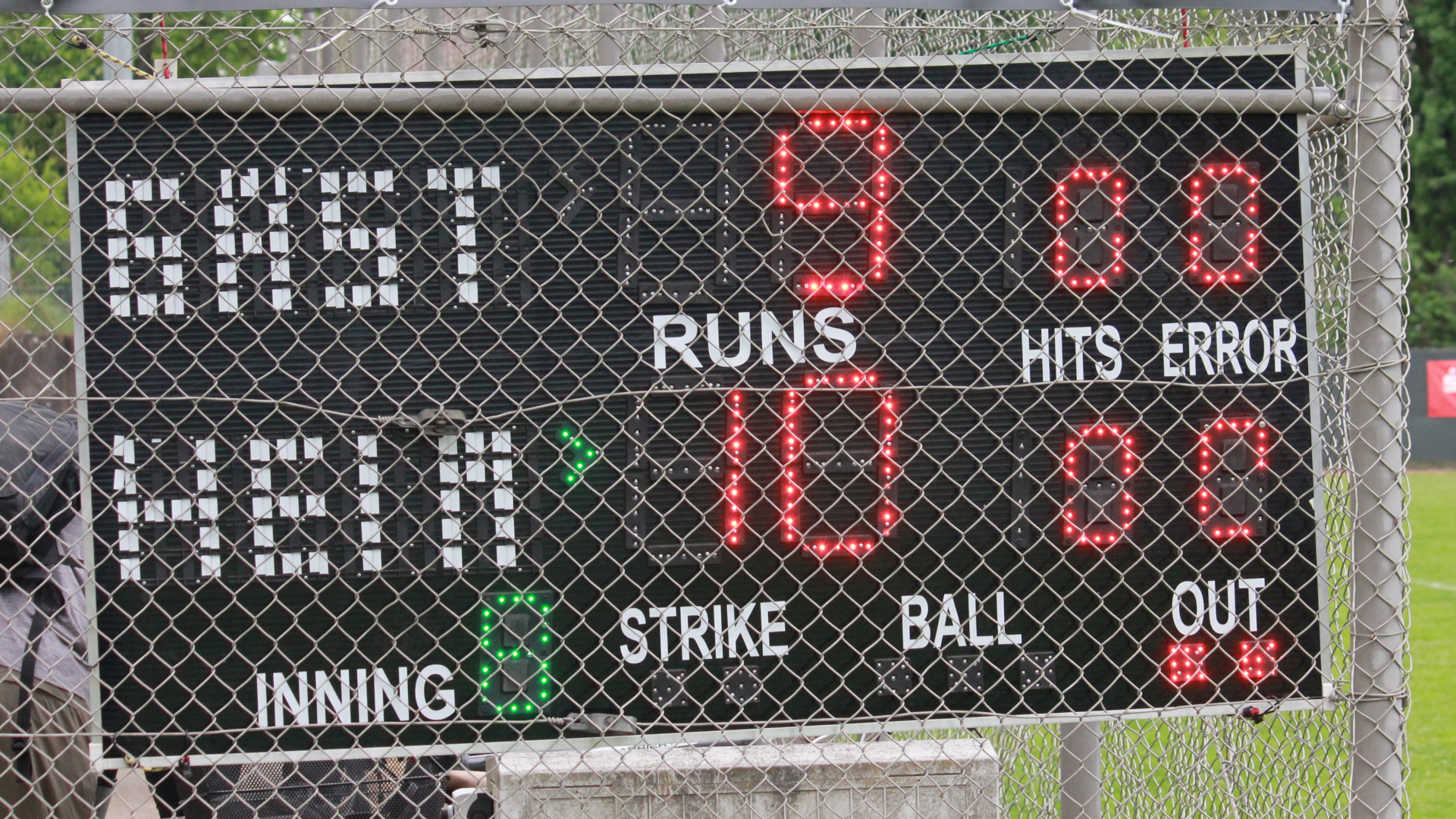 Die Anzeigetafel zeigt den 9:10-Endstand für die Eagles